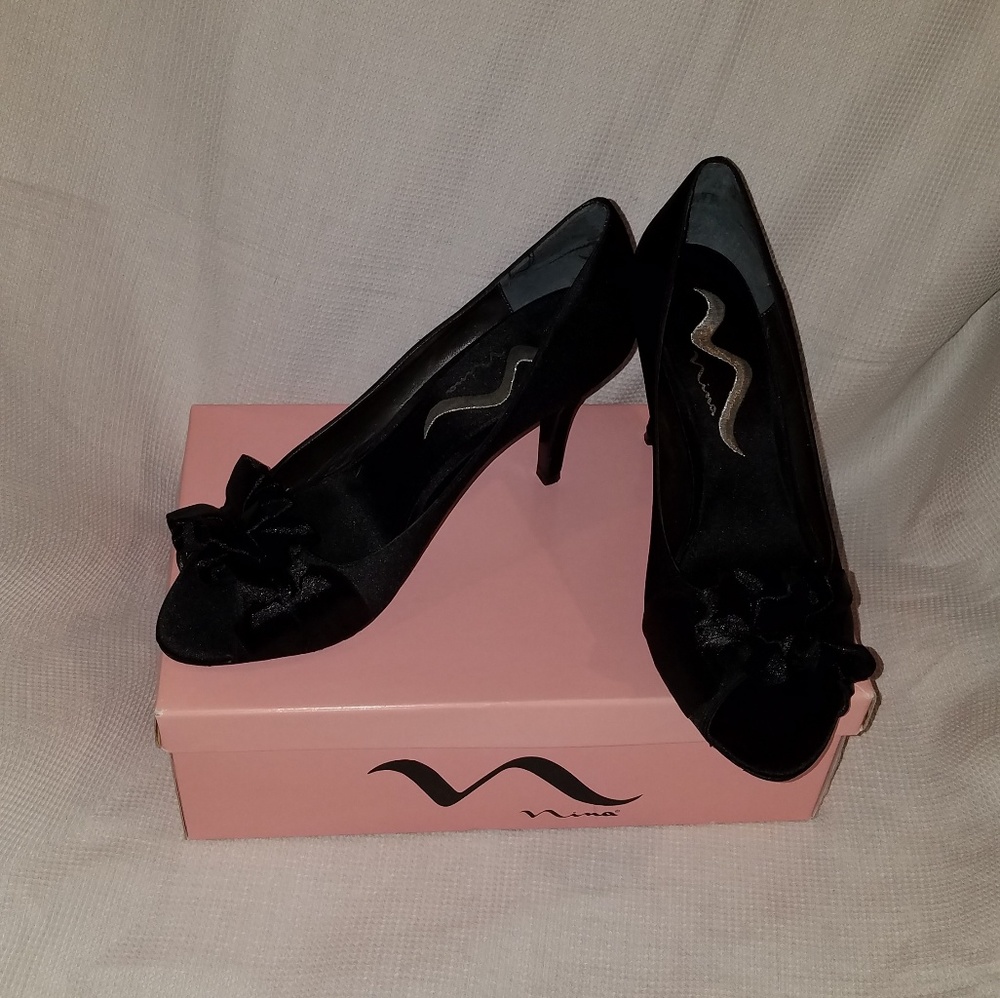 Nina Fulvia Black Dress Shoes - Picture 6 of 8